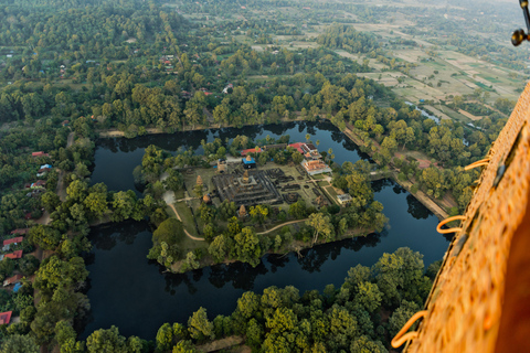 Från Krong Siem Reap: Angkor varmluftsballongtur med upphämtning