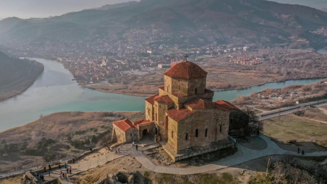 From Tbilisi: Mtskheta, Jvari, Svetitskhoveli, & Samtavro