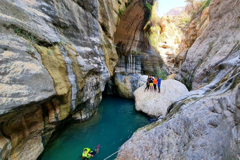 From Muscat: Guided Wadi Tiwi Hike, Romantic Cave & Sinkhole