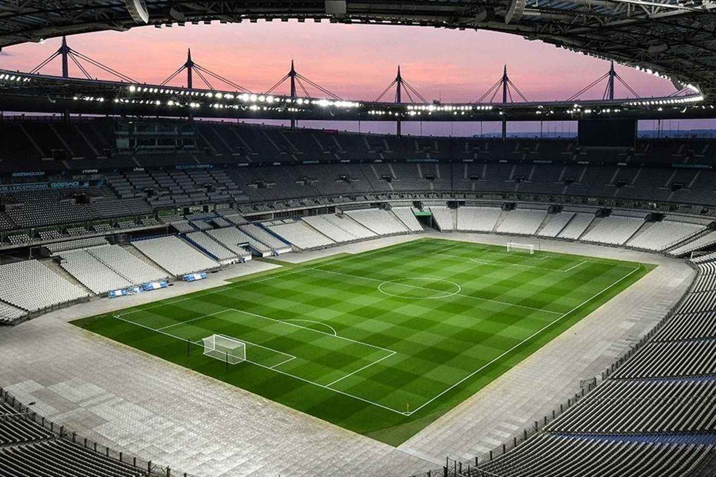 Paris: Stade de France Behind the Scenes Tour - SDF Guided Tour in English
