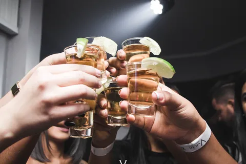 Warszawa: Wstęp bez kolejki do klubu Room 13 + powitalny shot