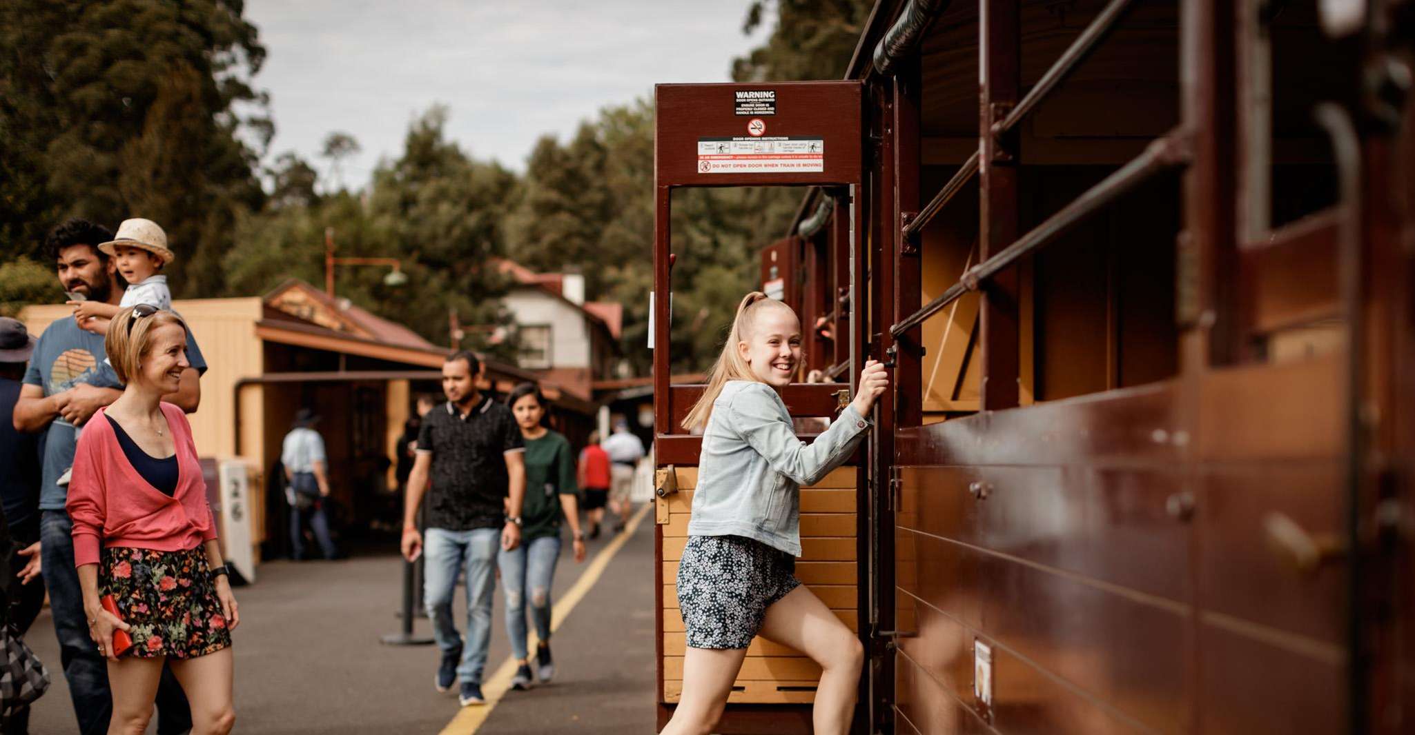 Melbourne: Half-Day Puffing Billy Steam Train Experience photo 8