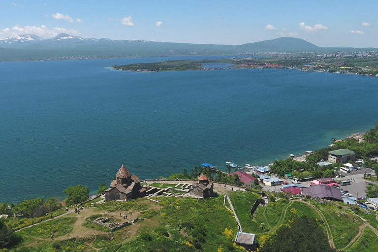 Tbilisi: Armenia Day Trip with Lake Sevan and Yerevan