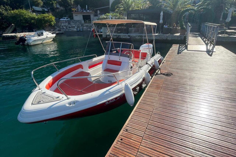 Kotor: Tour durch die Blaue Höhle und den Golf mit dem Schnellboot