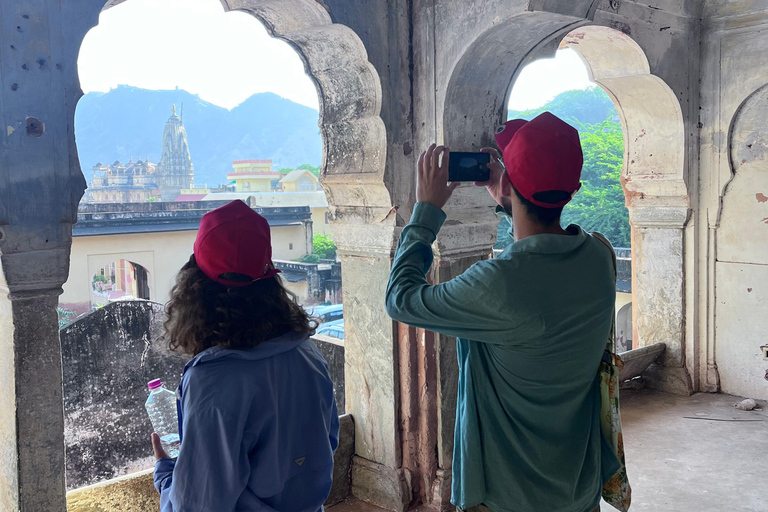 Jaipur: Amer City Heritage Walking Tour with Breakfast