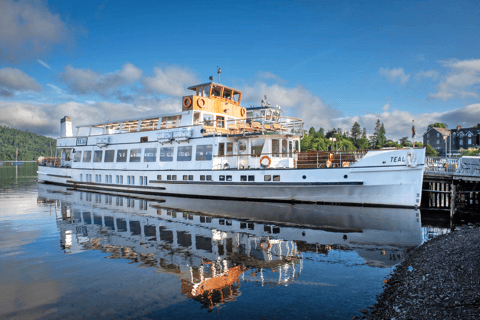 Lake District: Beatrix Potter Private Tour and Lake Cruise