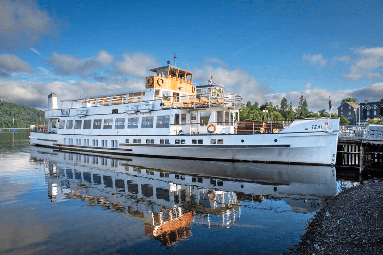 Lake District: Beatrix Potter Private Tour and Lake Cruise