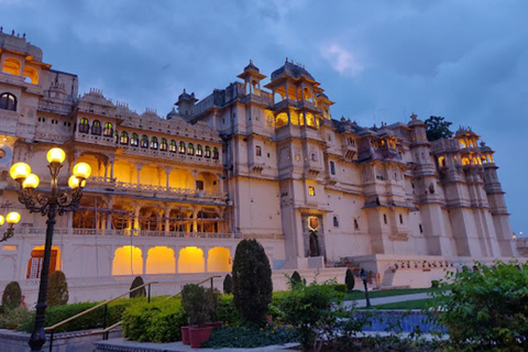 Udaipur: Full Day City Sightseeing Guided Tour Udaipur: Full Day City Guided Tour with Meeting Point