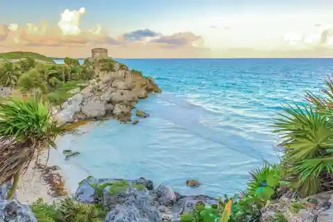 Tulum Archaeological Zone: Cenote, Lunch & Transfer