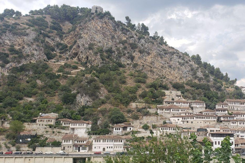 Au départ de Durrës : TOUR DE BERAT - &quot;La ville aux mille fenêtres&quot; (en anglais)