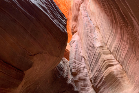 Kanab: Peek-a-Boo Slot Canyon Tour with 4x4 Ride