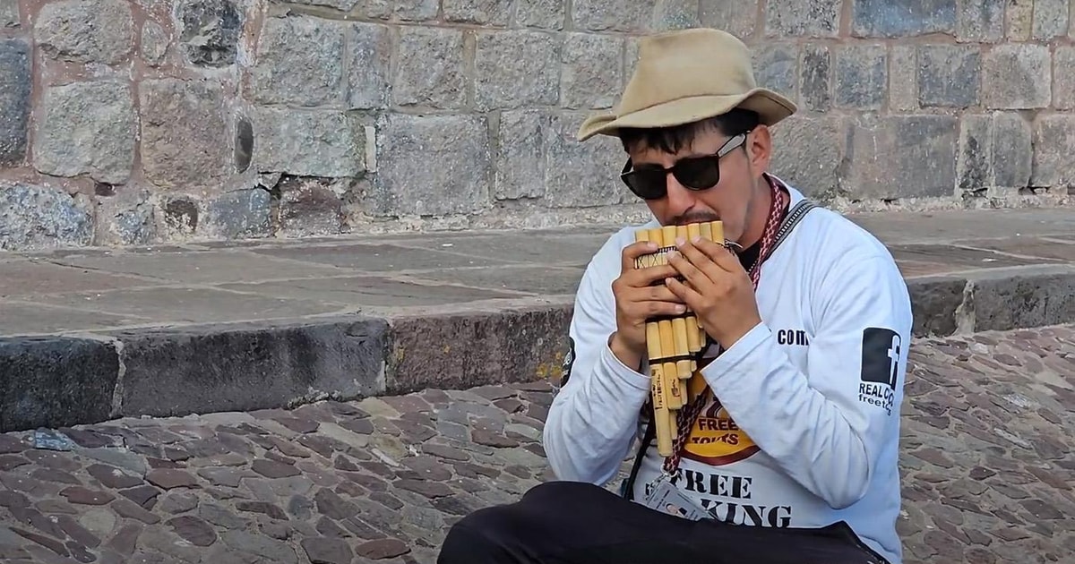 Cusco : Tour a pie histórico y mirador turístico y show música andina ...