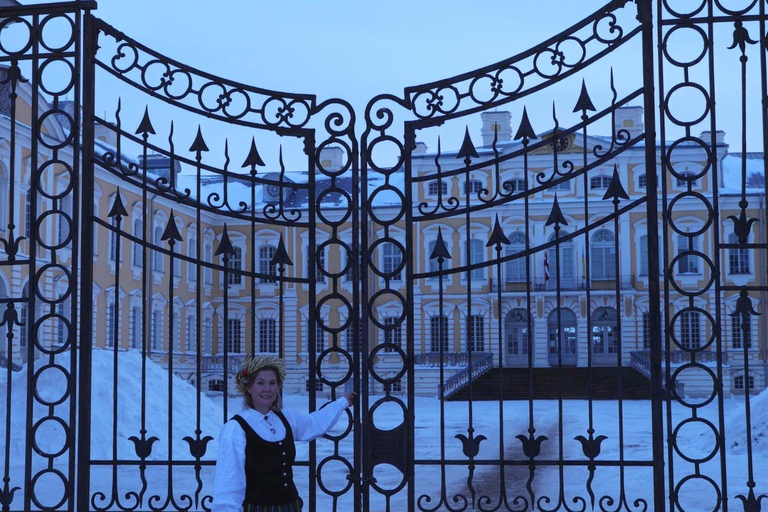 From Riga: Guided Day Tour to Rundale Palace & Bauska Castle