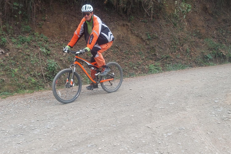 TOUR DELLA STRADA DELLA MORTE - IN BICICLETTA