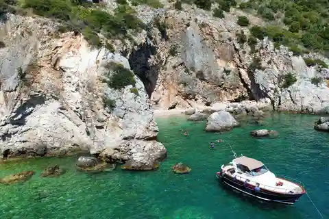 Luxuriöse private Bootstour zu den Elaphiti-Inseln (4 Stunden)