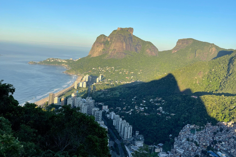 Dois irmãos sunrise hike & drone video