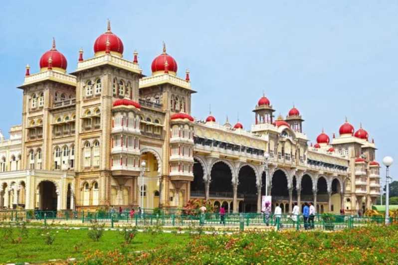 Majestic Mysore - Tour privato di un giorno a Mysore da Bangalore !!!