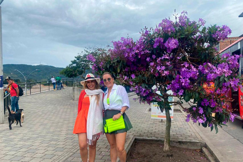 Van Guatape: Pablo Escobar Mansion, Paintball &amp; boottocht