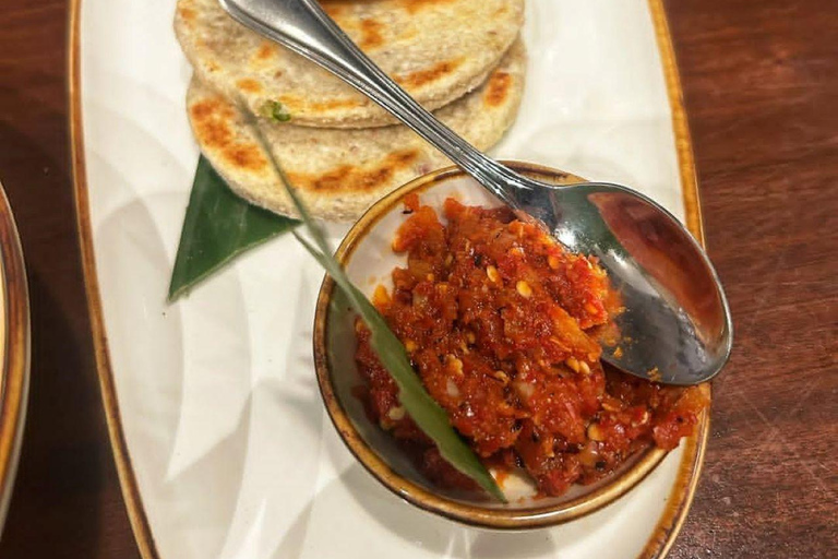 Scooter Street Eats Tour in Colombo ( All inclusion )