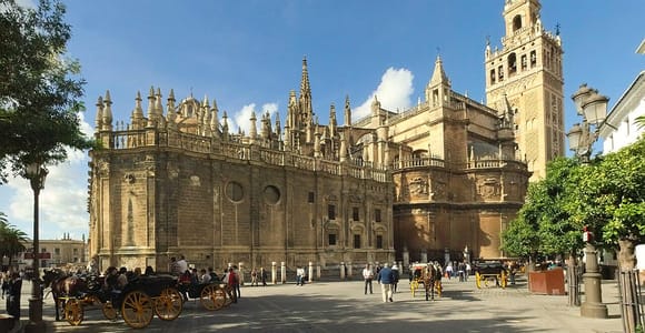 Seville: Cathedral & Giralda Entry Ticket with Audio Guide