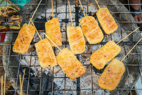 Luang Prabang: Night Market Private Food Tour and BBQ Dinner