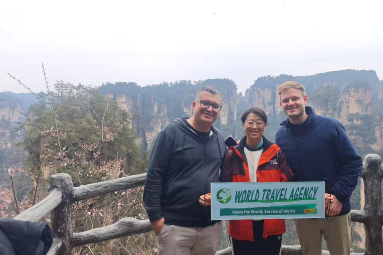 Private Tour Guide Service with Commentary in Zhangjiajie Private Guide (Spanish) – Per Day