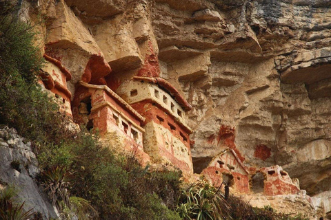 Chachapoyas : Mausolées Revash et musée Leymebamba