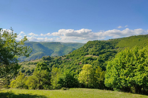 From Sofia: Iskar Gorge Hiking & Skaklya Waterfall Day Trip