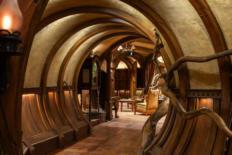 Hobbiton Movie Set Early Start - Guided Tour from Auckland