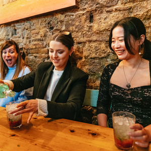 Barcelona: Cocktail Master Class by Mixologist with Tapas