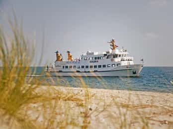 Sylt: BBQ-Boat trip | BBQ buffet straight from the grill & Welcome-Drink