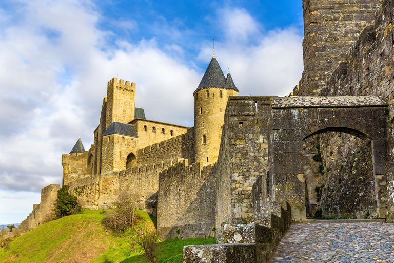 Carcassonne: Express Walk with a Local in 60 minutes 90 min - Private Tour