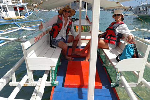 El Nido: Private Tour B with Snake Island and Caves