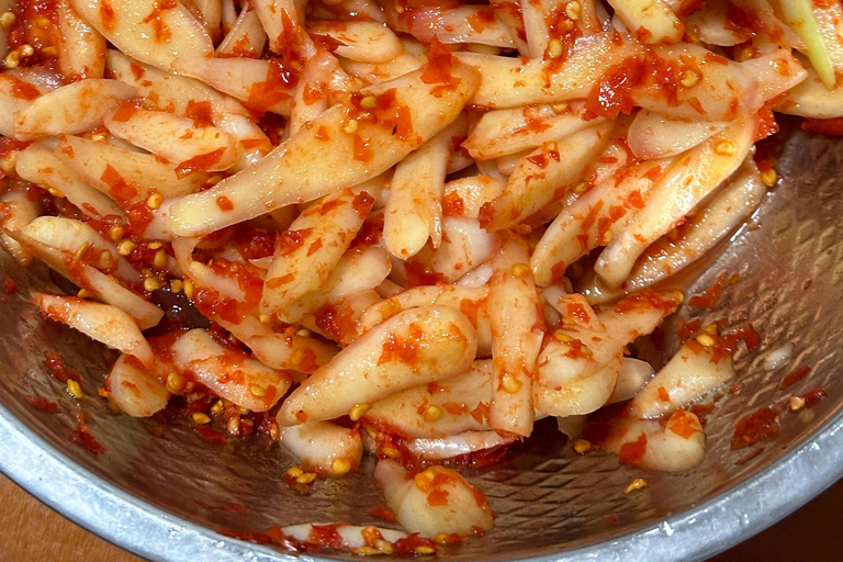 Zhangjiajie: Xiangxi Pickled Vegetable Class & Market Tour