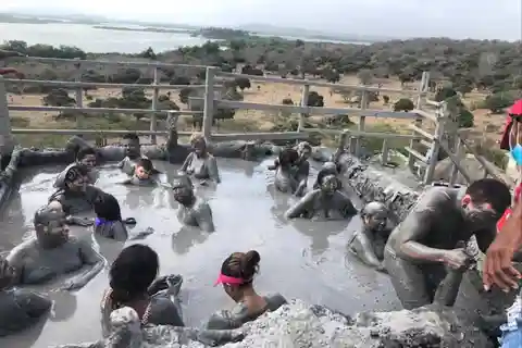 Cartagena: Viagem de 1 dia para o banho de lama do vulcão e para o Club Hotel
