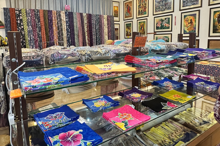 Penang Guided Day Tour with Georgetown, Batik & Beach Sunset