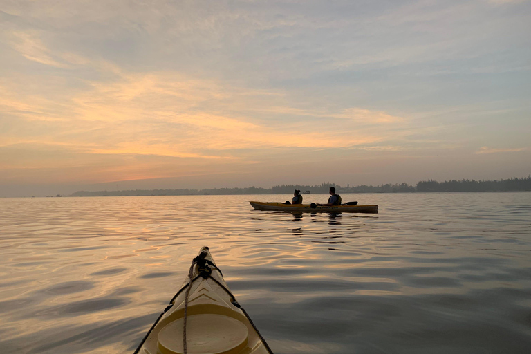 Hoi An: Viaggio in stand-up paddling all'alba per conoscere la vita locale