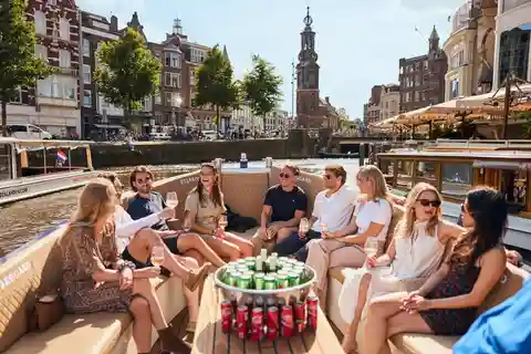 Amsterdam: Grachtenrundfahrt mit unbegrenzter Getränkeoption