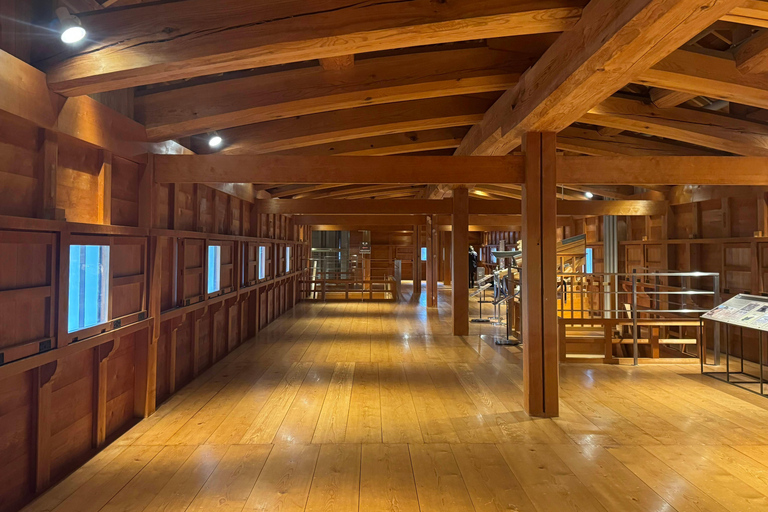 Kanazawa: Samurai Castle and Warrior District Walking Tour