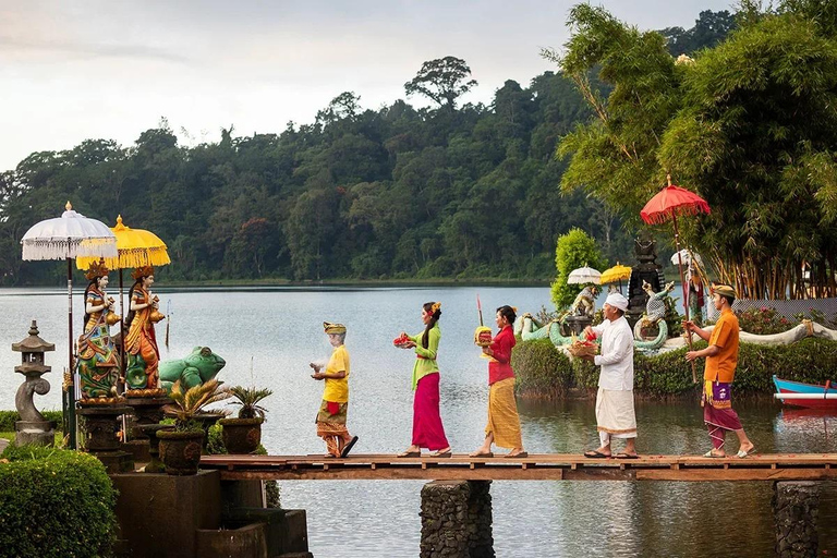 Bali: Floating Temple, Jatiluwih & Hidden Waterfall Private- All Inclusive