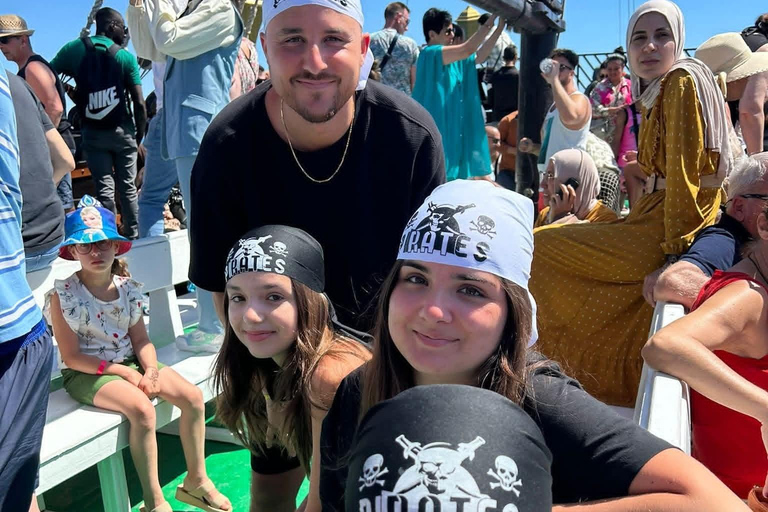 Hammamet: Immersive pirate boat adventure with a swim and show
