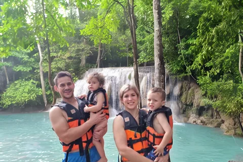Excursion d'une journée à Kanchanaburi et aux chutes d'eau d'Erawan au départ de Bangkok