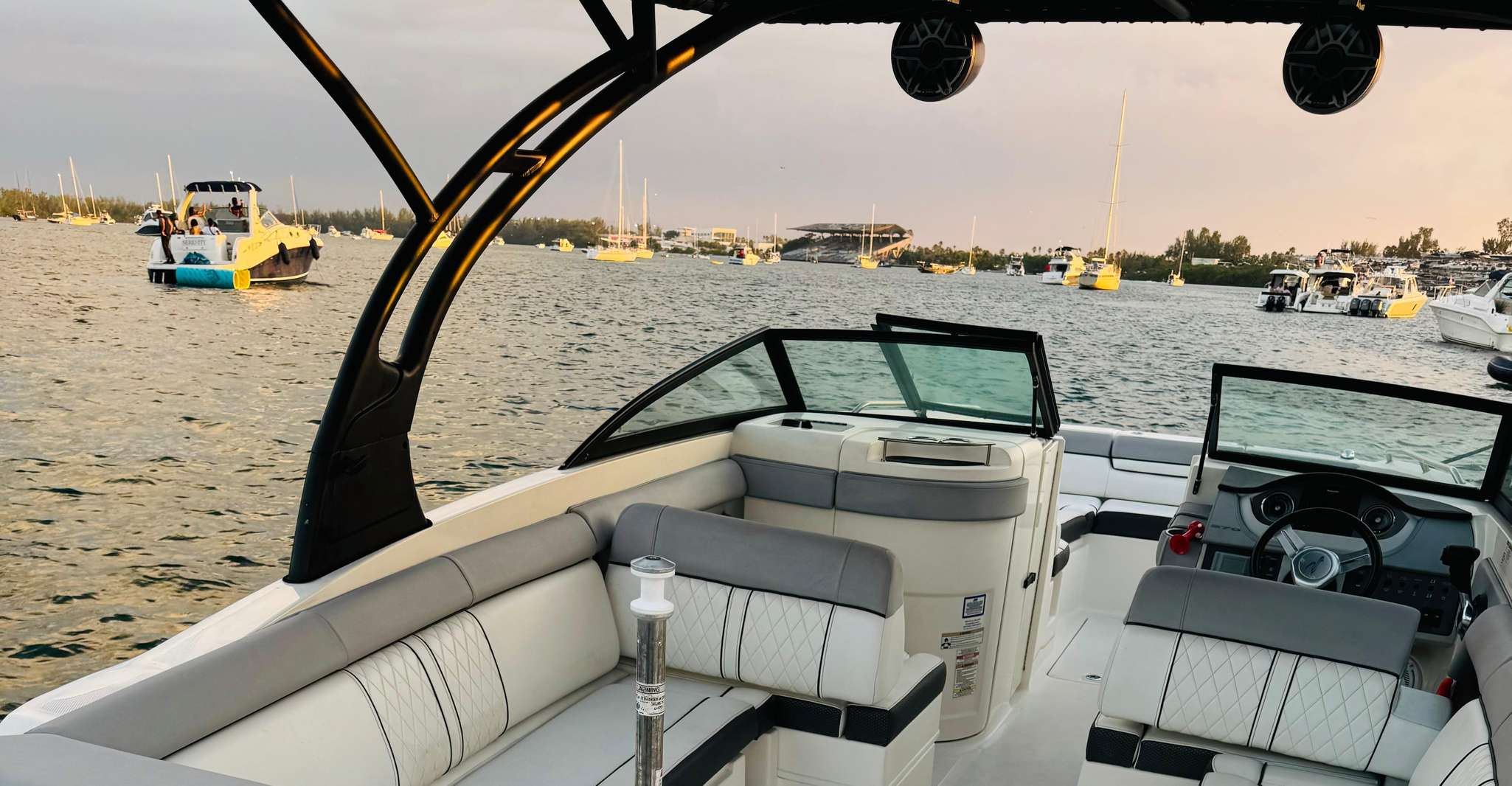 Miami: Guided Boat Tour with Champagne photo 6