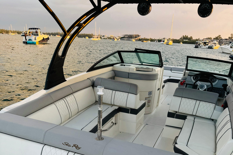 Miami : Tour en bateau privé et guidé