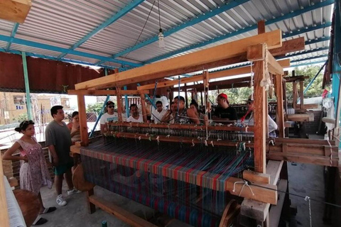 Puerto Escondido: Mezcal, Kaffee und eine WebereiPuerto Escondido: Mezcal, Kaffee und eine Fabrik für Tretwebstühle