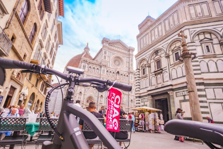 Florence : Tour de ville en E-Bike avec arrêt à la Piazzale Michelangelo