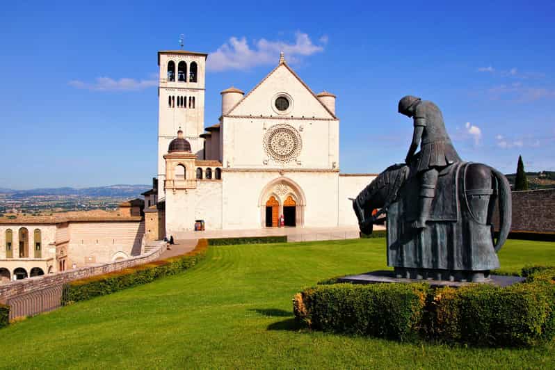 Assisi Private Exploration: Historic Basilicas & City Stroll