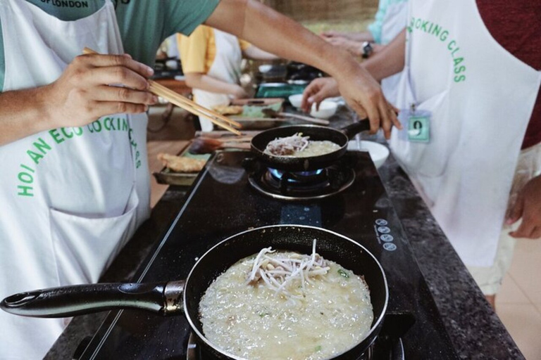 Hoi An: Corso di cucina tradizionale e pasto con la famiglia Cam Thanh