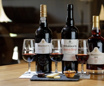Porto: Graham's Port Lodge Tour with Premium Wine Tastings