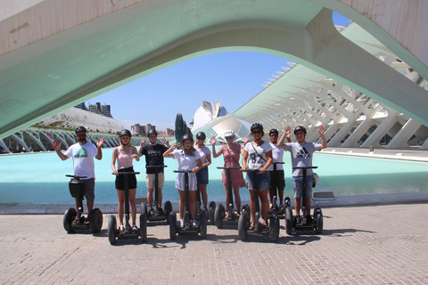 Tour turístico en grupo en Segway por Valencia